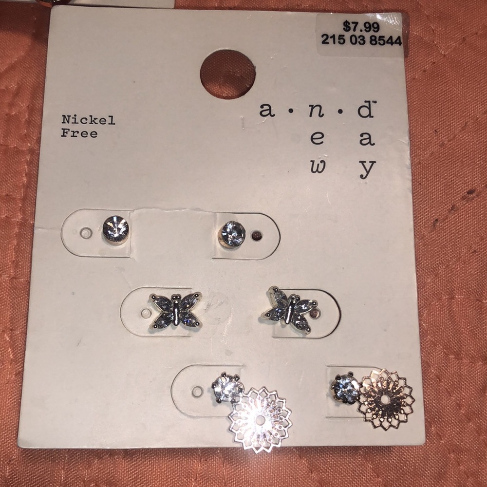 Target Earrings - Picture 4 of 8